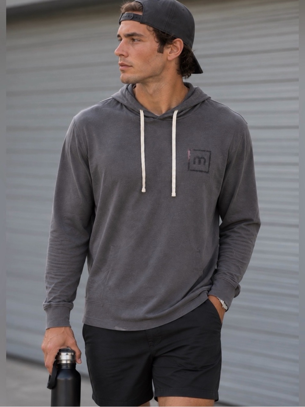 TravisMathew Men’s Charcoal Graphic Lightweight Hoodie Size Medium EXCELLENT